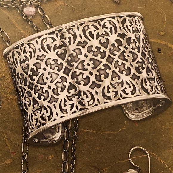 Vintage Silpada Sterling Silver Filigree Heart Scroll Cuff Bracelet R1697 - Picture 1 of 12